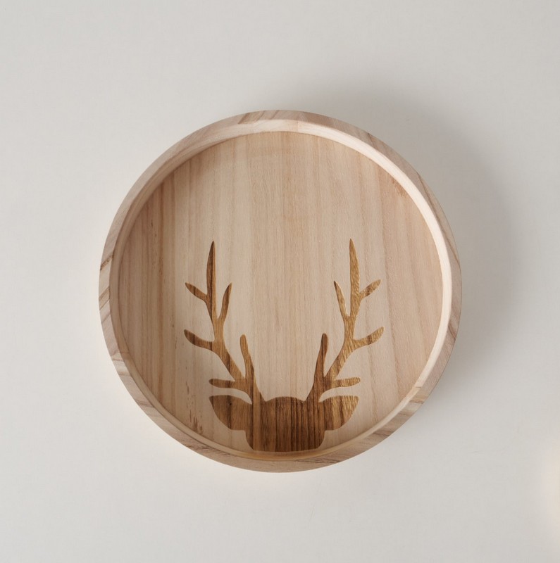 Vassoio in legno di paulonia decorato con cervo, utilizzabile come portaoggetti, svuotatasche o centrotavola, ideale come decoro autunnale